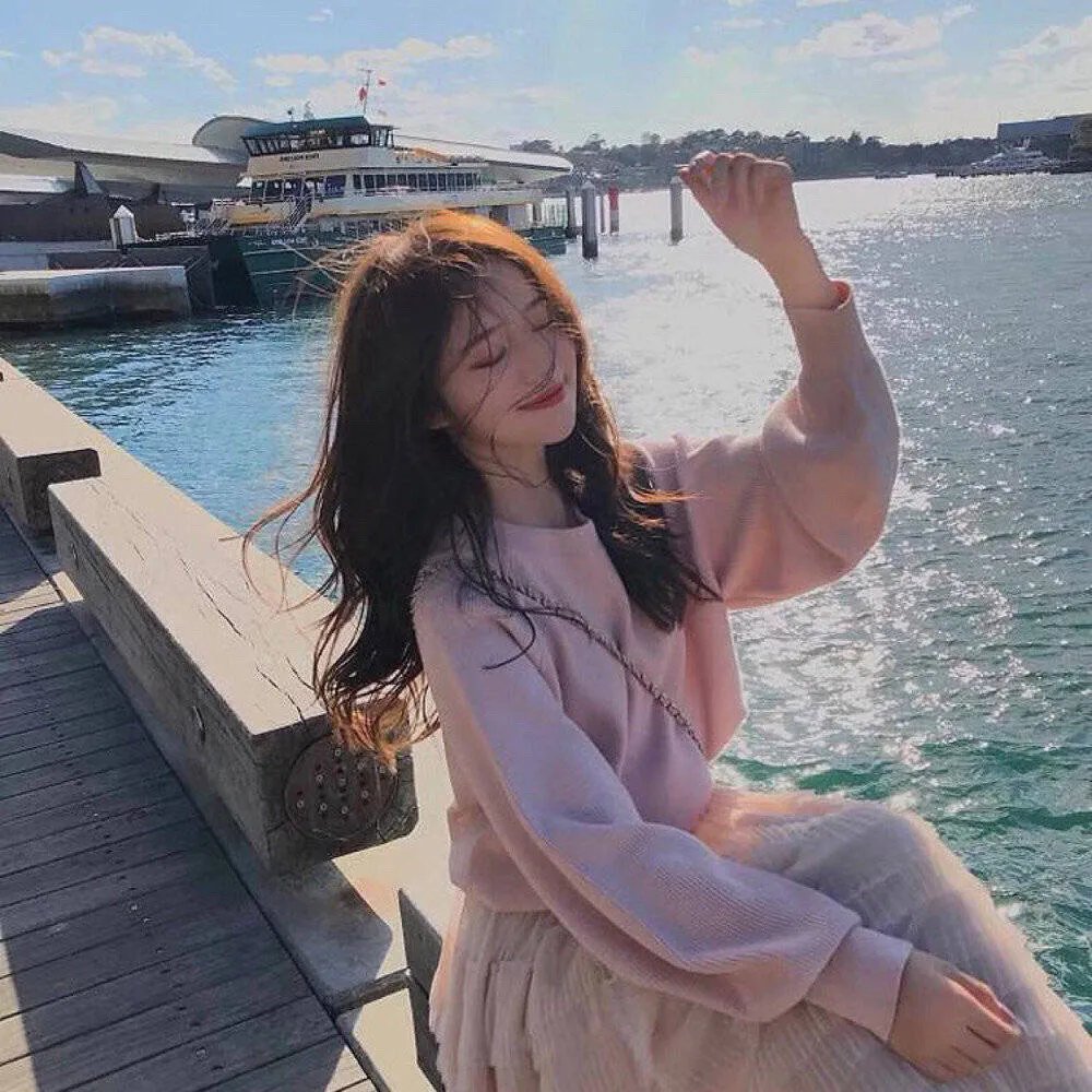 白秘书每天都想辞职